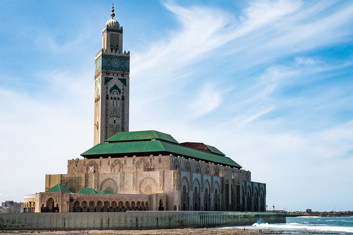 Casablanca Dévoilée : Une Odyssée Urbaine avec Maroc Car Rental